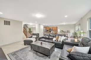 723 Grande Oaks Dr, Hamilton Township, OH 45152 - Photo 15