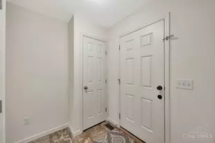 723 Grande Oaks Dr, Hamilton Township, OH 45152 - Photo 3