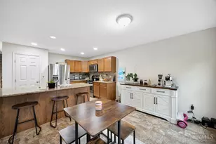 723 Grande Oaks Dr, Hamilton Township, OH 45152 - Photo 13