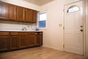 2637 Firtree Ct, Cincinnati, OH 45223 - Photo 9