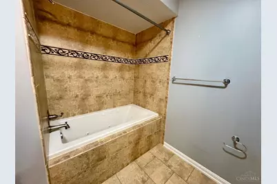 10555 Montgomery Road #56, Montgomery, OH 45242 - Photo 9