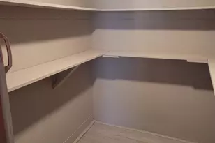 7816 Hamilton Ave, Cincinnati, OH 45231 - Photo 9