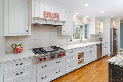 625 Hilltop Lane, Wyoming, OH 45215 - Photo 13