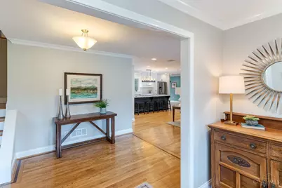 625 Hilltop Lane, Wyoming, OH 45215 - Photo 5