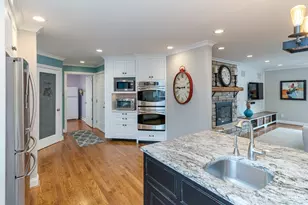 625 Hilltop Ln, Wyoming, OH 45215 - Photo 11