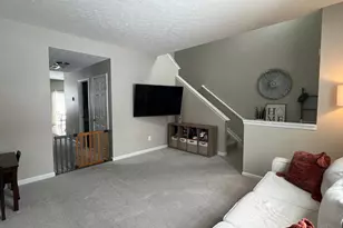 862 Ellery Dr, Union Township, OH 45245 - Photo 7