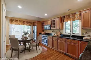 7 Falling Brook Ln, Blue Ash, OH 45241 - Photo 5