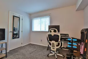 9319 Winton Rd, Springfield Township, OH 45231 - Photo 23