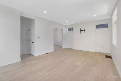 1930 Kinney Avenue, Cincinnati, OH 45207 - Photo 7