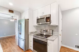 7218 Longfield Dr, Cincinnati, OH 45243 - Photo 9