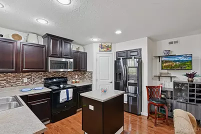 7970 Valley Crossing Drive, Colerain Township, OH 45247 - Photo 13