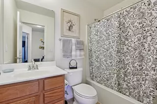 7970 Valley Crossing Dr, Colerain Township, OH 45247 - Photo 31