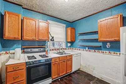 1556 Reid Avenue, Cincinnati, OH 45224 - Photo 7