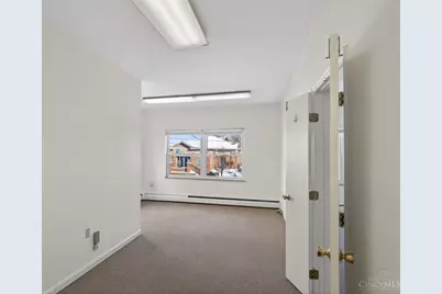 2639 Erie Avenue #204, Cincinnati, OH 45208 - Photo 9