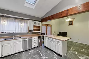 3899 Ridgedale Dr, Cincinnati, OH 45247 - Photo 11