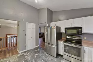 3899 Ridgedale Dr, Cincinnati, OH 45247 - Photo 11