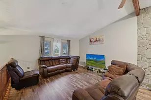 3899 Ridgedale Dr, Cincinnati, OH 45247 - Photo 5