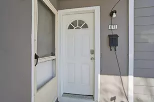 17 Chalmers Ct, Green Hills, OH 45218 - Photo 5