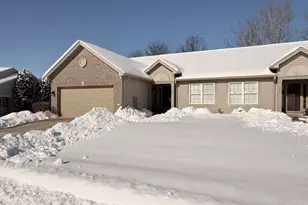 220 Gatehouse Ct, Monroe, OH 45050 - Photo 1