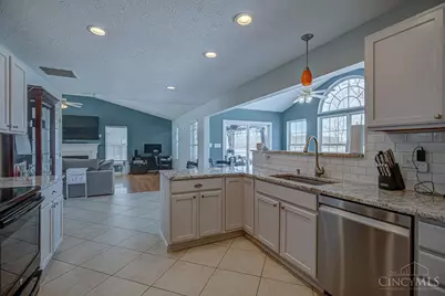 110 Kitty Hawk Drive, Springboro, OH 45066 - Photo 9