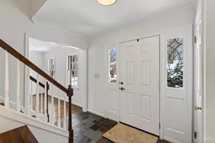 987 Chesterton Way, Anderson Township, OH 45230 - Photo 5