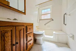 451 Kitty Ln, Delhi Township, OH 45238 - Photo 7