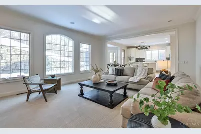 3045 Spencerhill Lane, Cincinnati, OH 45226 - Photo 9