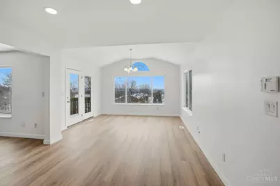 1102 Arbor Springs Drive, Hamilton, OH 45013 - Photo 15