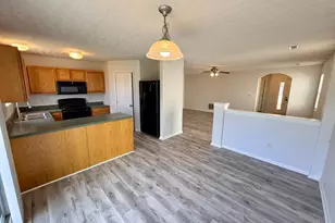 912 S 1st St, Trenton, OH 45067 - Photo 9