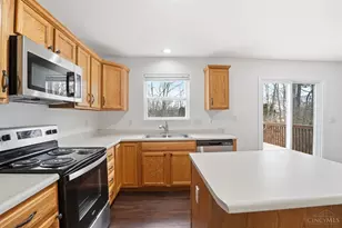 637 Ellen Dr, Union Township, OH 45255 - Photo 17