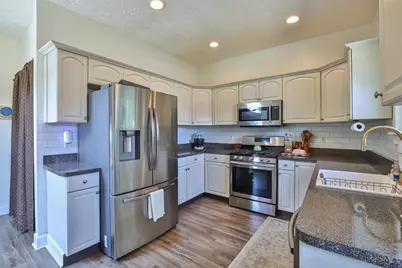 320 McClelland Avenue, Saint Bernard, OH 45217 - Photo 9