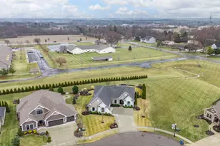 802 Pebble Pl, Tipp City, OH 45371 - Photo 61