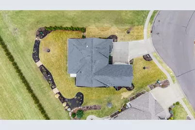 802 Pebble Place, Tipp City, OH 45371 - Photo 47