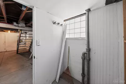 2867 Shaffer, Cincinnati, OH 45211 - Photo 21