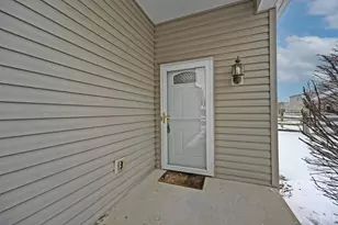 241 Hartford Ct, Hamilton Township, OH 45039 - Photo 3