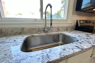 365 Sunset Dr, South Lebanon, OH 45065 - Photo 7