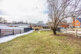 1320 Thurnridge Dr, Reading, OH 45215 - Photo 7