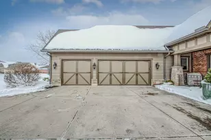 9428 Old Bridge Dr, Washington Twp, OH 45458 - Photo 3