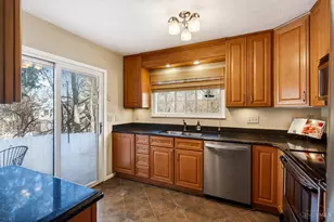 5550 Dickens Dr, Sharonville, OH 45241 - Photo 9