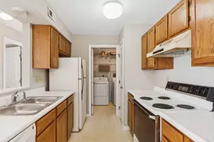 496 Mapleleaf Dr, Union Township, OH 45255 - Photo 11