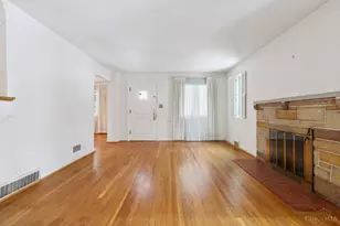 2806 Losantiridge Ave, Columbia Township, OH 45213 - Photo 7