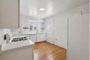 2806 Losantiridge Ave, Columbia Township, OH 45213 - Photo 11