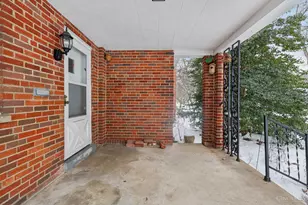 2806 Losantiridge Ave, Columbia Township, OH 45213 - Photo 5