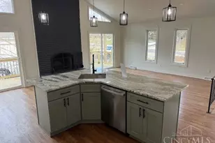 2559 Concordgreen Dr, Cincinnati, OH 45244 - Photo 5