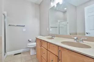 915 Sharkey Ln, Cincinnati, OH 45206 - Photo 19