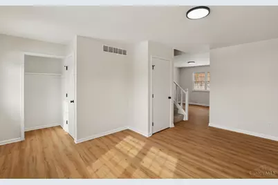 951 Villa View Court #951, Delhi Township, OH 45238 - Photo 3