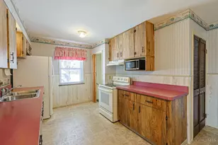 103 W Crest Dr, Reading, OH 45215 - Photo 13