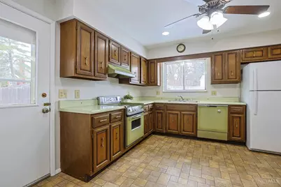 2530 Falconbridge Drive, Cincinnati, OH 45238 - Photo 17