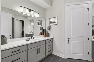 230 Vintage Club Dr, Montgomery, OH 45249 - Photo 13