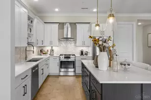 230 Vintage Club Dr, Montgomery, OH 45249 - Photo 5